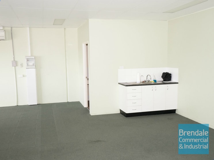 Click to view all images Lawnton QLD 4501 - Image 2