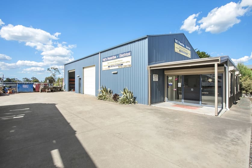 Click to view all images 5 Railway Crescent Daylesford VIC 3460 - Image 1