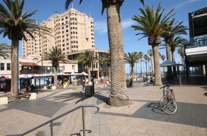 Click to view all images 81 Jetty Road Glenelg SA 5045 - Image 3