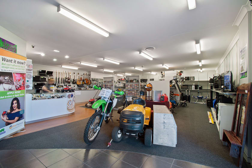 Click to view all images 9 & 10/22-28 Rowe Street Caboolture QLD 4510 - Image 3