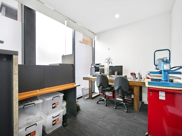 Click to view all images 85 Watt Road Mornington VIC 3931 - Image 2
