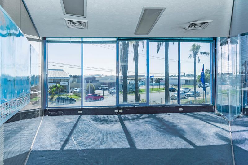 Click to view all images 2/3-7 Hilldon Court Nerang QLD 4211 - Image 2