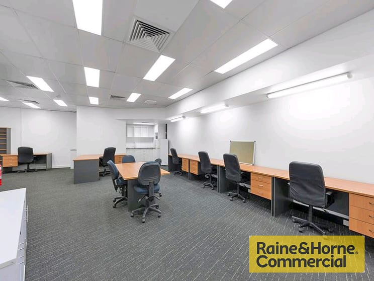 Click to view all images 6 Heussler Terrace Milton QLD 4064 - Image 1