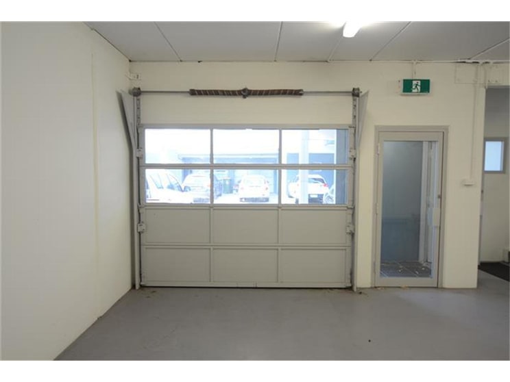 Click to view all images (Unit 1a)/27 Annie Street Wickham NSW 2293 - Image 2