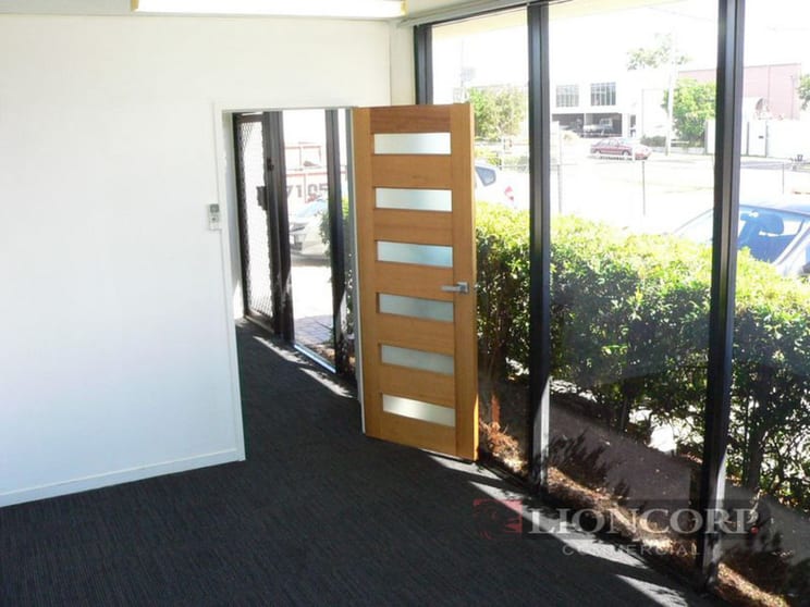 Click to view all images 4B/23 Richland Avenue Coopers Plains QLD 4108 - Image 2
