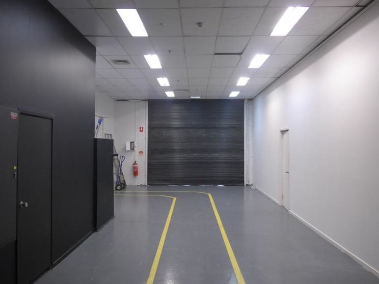 Click to view all images Rear - 359 Plummer Street Port Melbourne VIC 3207 - Image 2