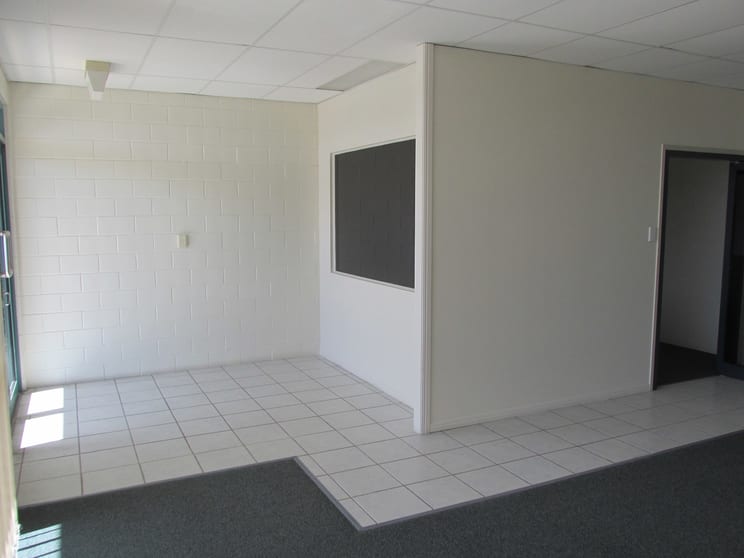 Click to view all images 9/107 Boat Harbour Drive Pialba QLD 4655 - Image 3