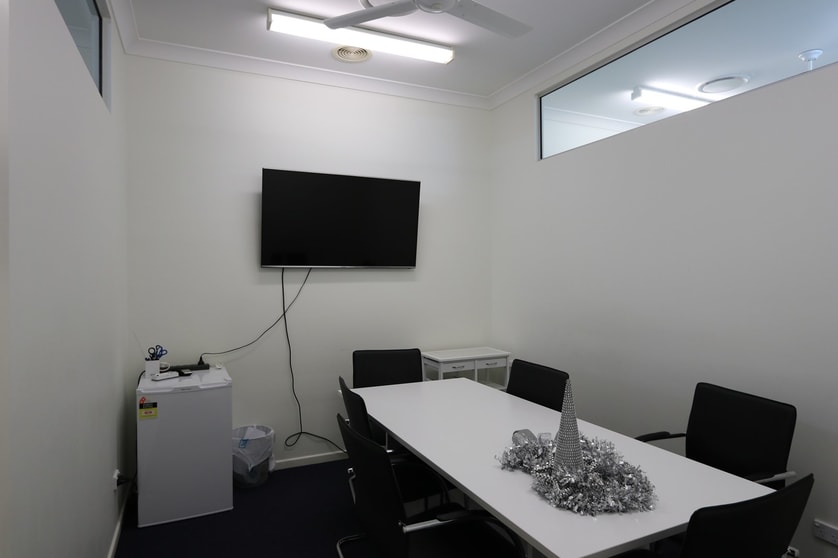 Click to view all images 5/109 West Burleigh Road Burleigh Heads QLD 4220 - Image 3