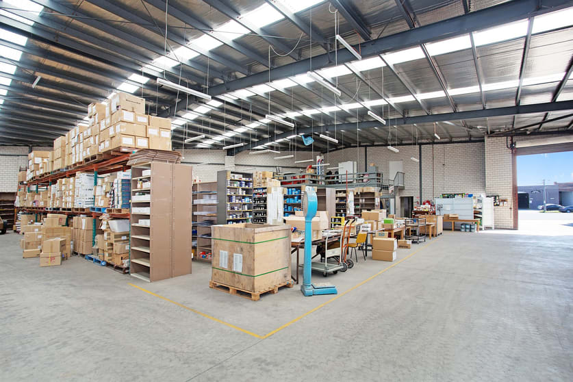 Click to view all images 4 Horscroft Place Moorabbin VIC 3189 - Image 3