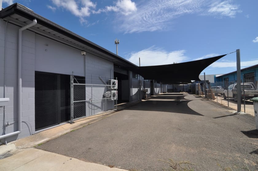 Click to view all images 14 Somer Street Hyde Park QLD 4812 - Image 3
