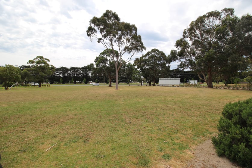 Click to view all images Rear/60/1140 Nepean Highway Mornington VIC 3931 - Image 3