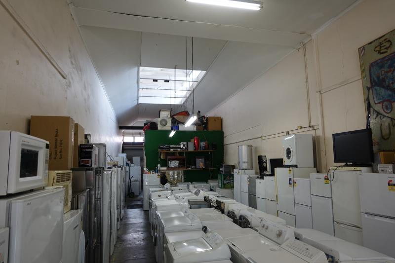 Click to view all images 70 Chapel Street Windsor VIC 3181 - Image 3
