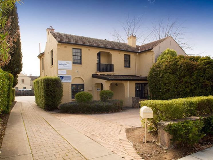 Click to view all images Ground Floor/29 Murray Crescent Griffith ACT 2603 - Image 1