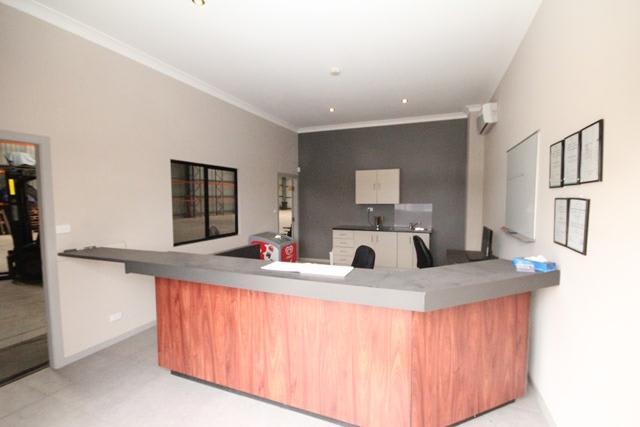 Click to view all images 3 Bluegum Close Tuggerah NSW 2259 - Image 2