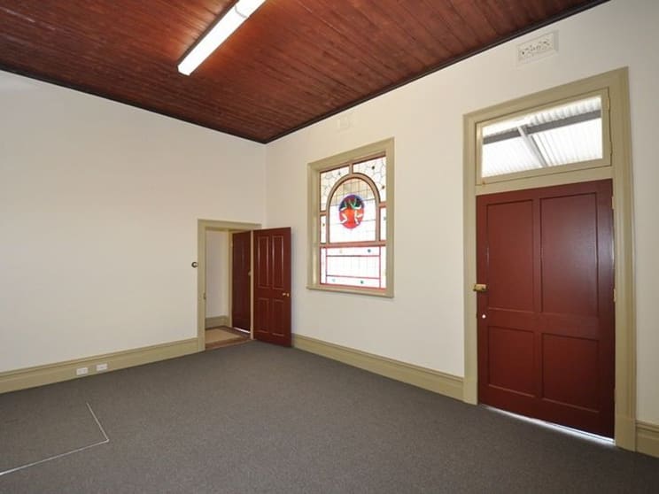 Click to view all images 326 Eaglehawk Road California Gully VIC 3556 - Image 2
