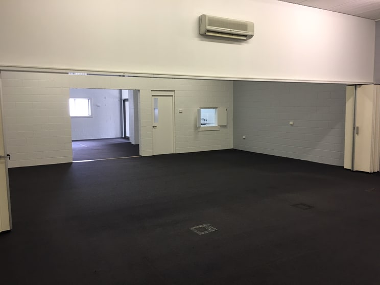 Click to view all images 1-5 Springfield Avenue Derwent Park TAS 7009 - Image 2