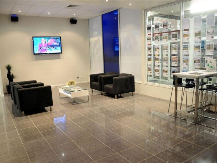 Click to view all images 163-165 Mary Street Gympie QLD 4570 - Image 1