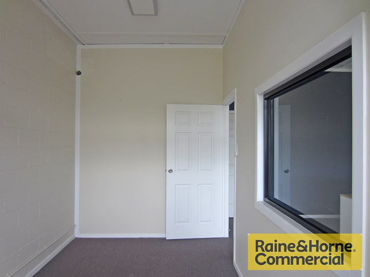 Click to view all images Bracken Ridge QLD 4017 - Image 3