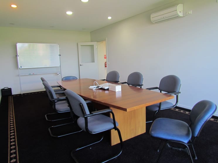 Click to view all images 10 Neilson Court Warragul VIC 3820 - Image 2