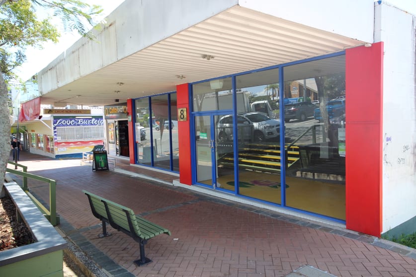 Click to view all images 1/8 West Street Burleigh Heads QLD 4220 - Image 2