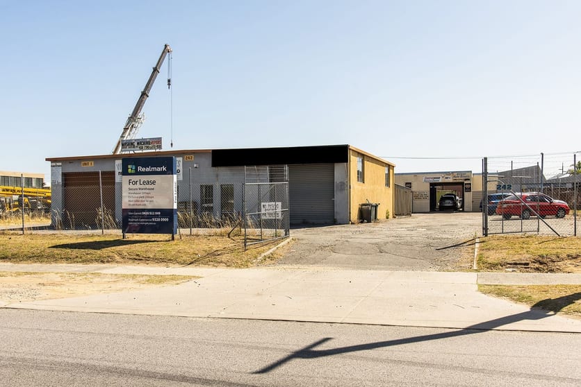 Click to view all images 2/242 Railway Parade Cannington WA 6107 - Image 1
