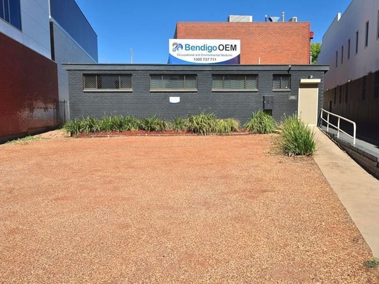 Click to view all images 43 Queen Street Bendigo VIC 3550 - Image 1