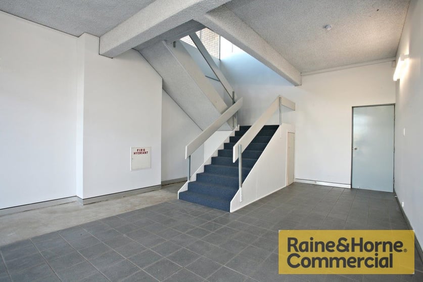 Click to view all images Unit 2/106 Medway Street Rocklea QLD 4106 - Image 2