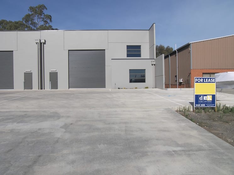 Click to view all images 16 Piper Road East Bendigo VIC 3550 - Image 1