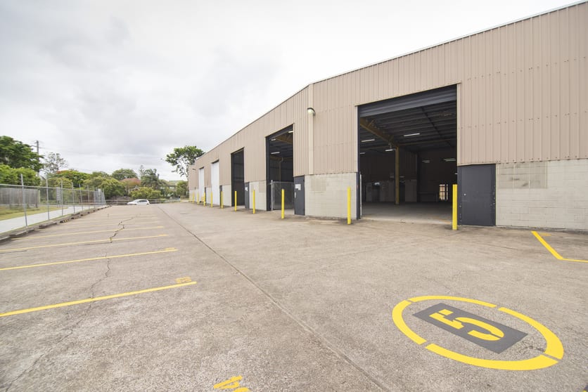 Click to view all images 2/68 Harries Road Coorparoo QLD 4151 - Image 2
