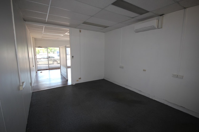 Click to view all images 169 Charters Towers Road Hyde Park QLD 4812 - Image 3