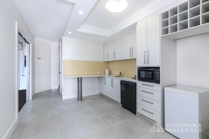 Click to view all images 1 Vespa Crescent Bundall QLD 4217 - Image 3