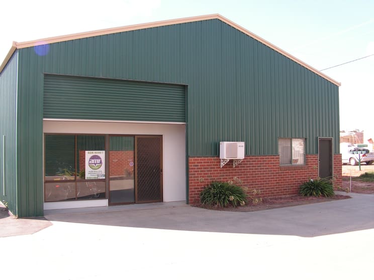 Click to view all images 1/203-205 Woodward Road Golden Square VIC 3555 - Image 1