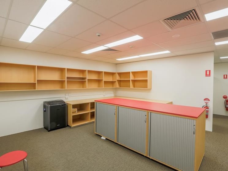 Click to view all images 72 Walters Drive Herdsman WA 6017 - Image 3