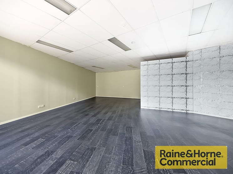 Click to view all images 4/40-44 Blackwood Street Mitchelton QLD 4053 - Image 2