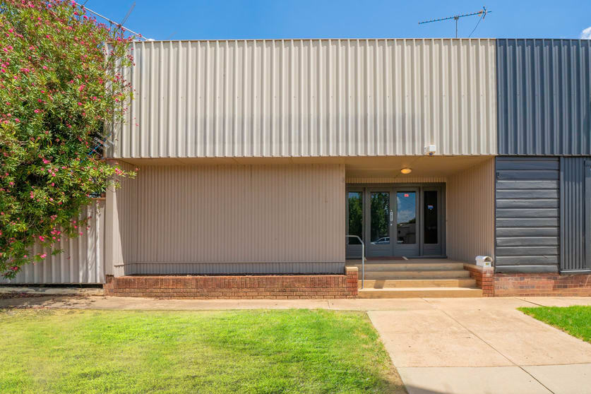 Click to view all images 10 Chaston Street Wagga Wagga NSW 2650 - Image 1