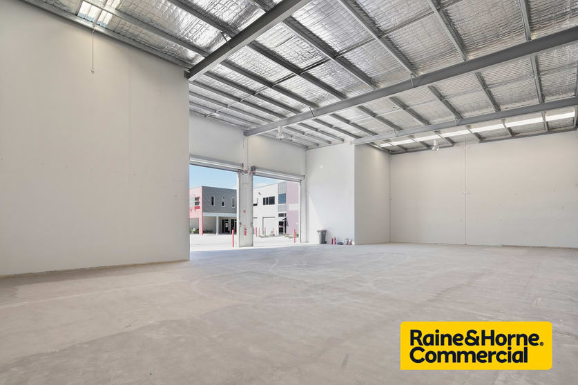 Click to view all images 2/120 Bluestone Circuit Seventeen Mile Rocks QLD 4073 - Image 2