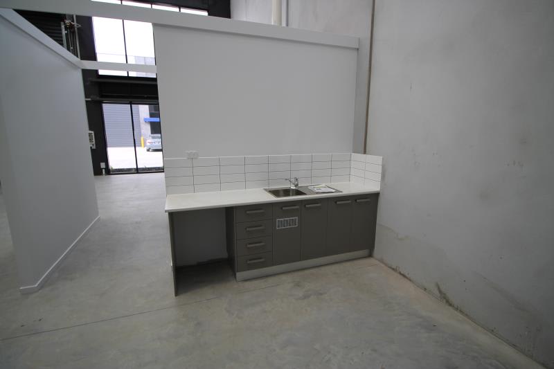 Click to view all images Unit 9/20 Colemans Road Carrum Downs VIC 3201 - Image 2