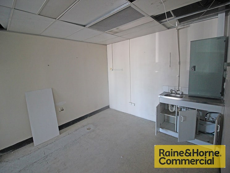 Click to view all images Eagle Farm QLD 4009 - Image 2