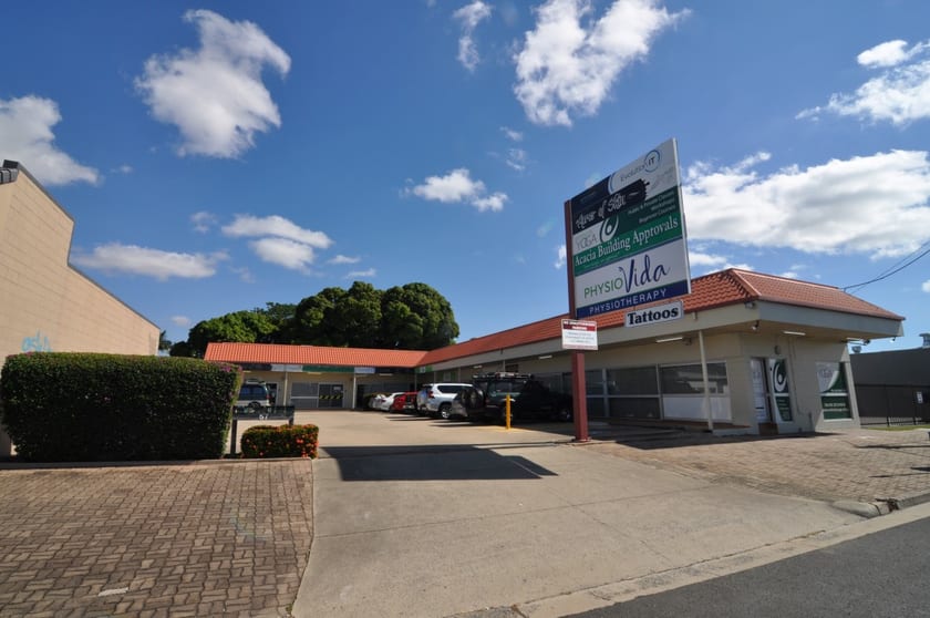Click to view all images 57 Bowen Road Mundingburra QLD 4812 - Image 1