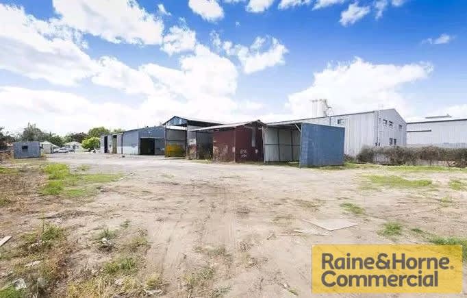 Click to view all images 135 Bradman Street Acacia Ridge QLD 4110 - Image 2