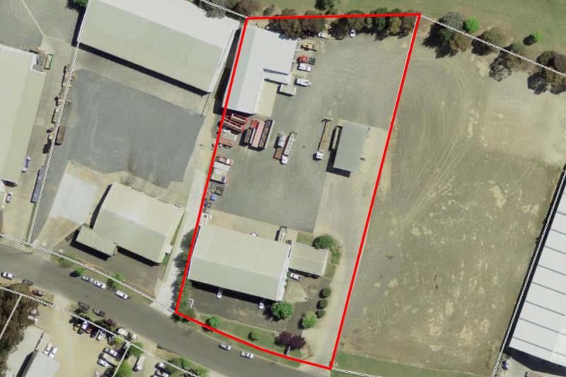 Click to view all images Shed Rear/5 Leewood Drive Orange NSW 2800 - Image 1