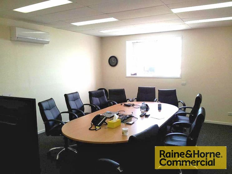 Click to view all images 4/919-925 Nudgee Road Banyo QLD 4014 - Image 1