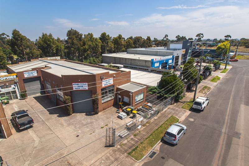 2/6 Ely Court Keilor East VIC 3033 - Image 3