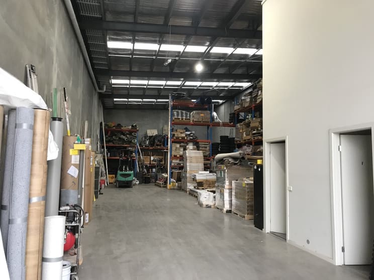 Click to view all images 18 Drake Boulvard Altona VIC 3018 - Image 3