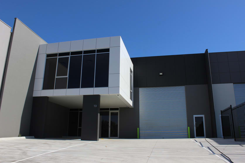 Click to view all images 1 & 2/19 Venture Drive Sunshine West VIC 3020 - Image 3