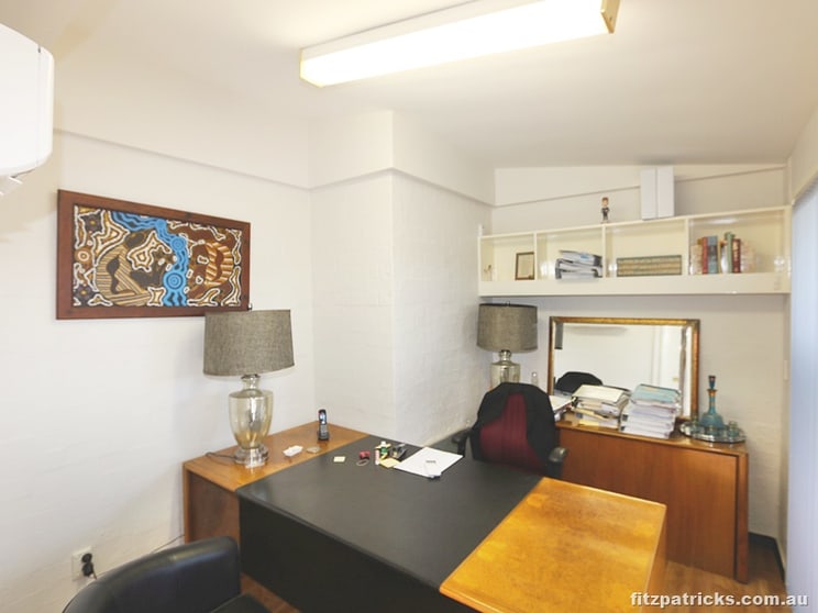Click to view all images 2 Barrand Street Wagga Wagga NSW 2650 - Image 3