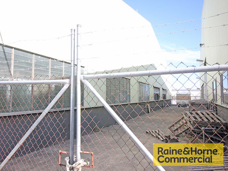 Click to view all images 2D/919-925 Nudgee Road Banyo QLD 4014 - Image 3
