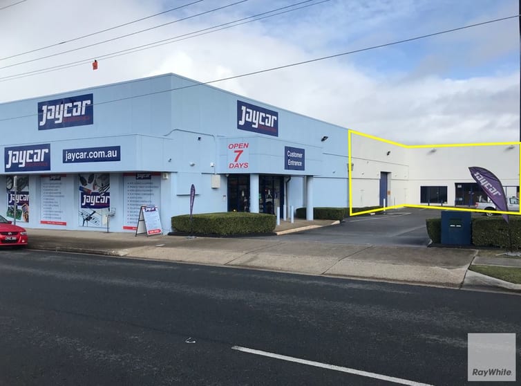 Click to view all images 2/83 Anzac Avenue Redcliffe QLD 4020 - Image 1