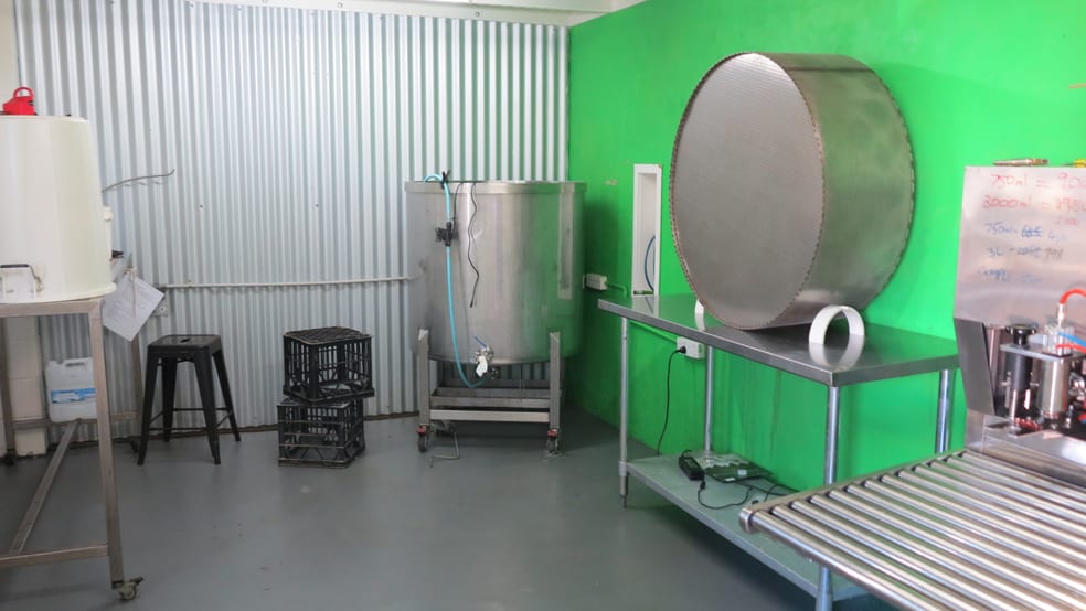 Click to view all images 1/4 Commerce Avenue Warana QLD 4575 - Image 1
