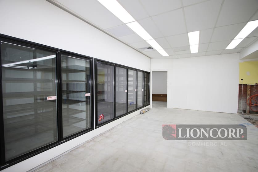 Click to view all images Sinnamon Park QLD 4073 - Image 3